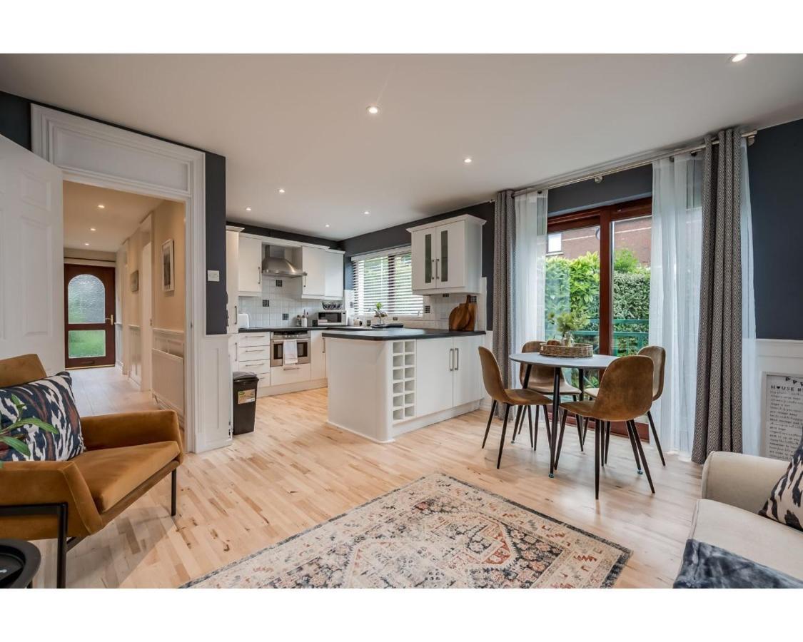 Central Belfast Apartments Windsor מראה חיצוני תמונה