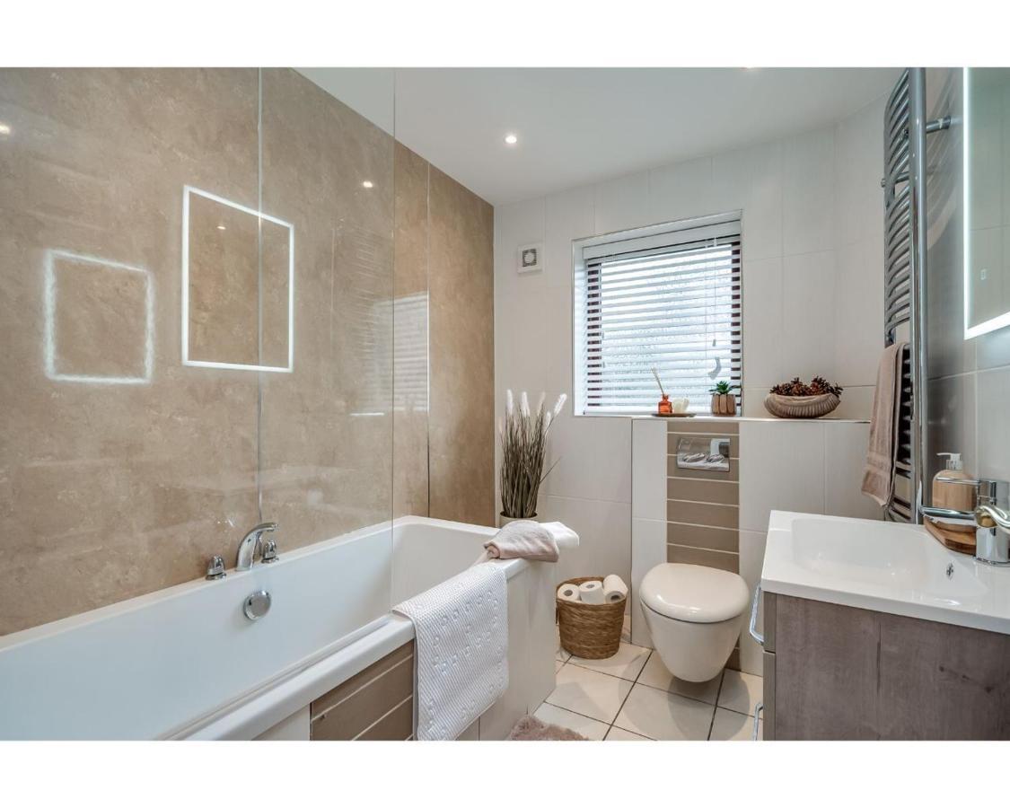 Central Belfast Apartments Windsor מראה חיצוני תמונה