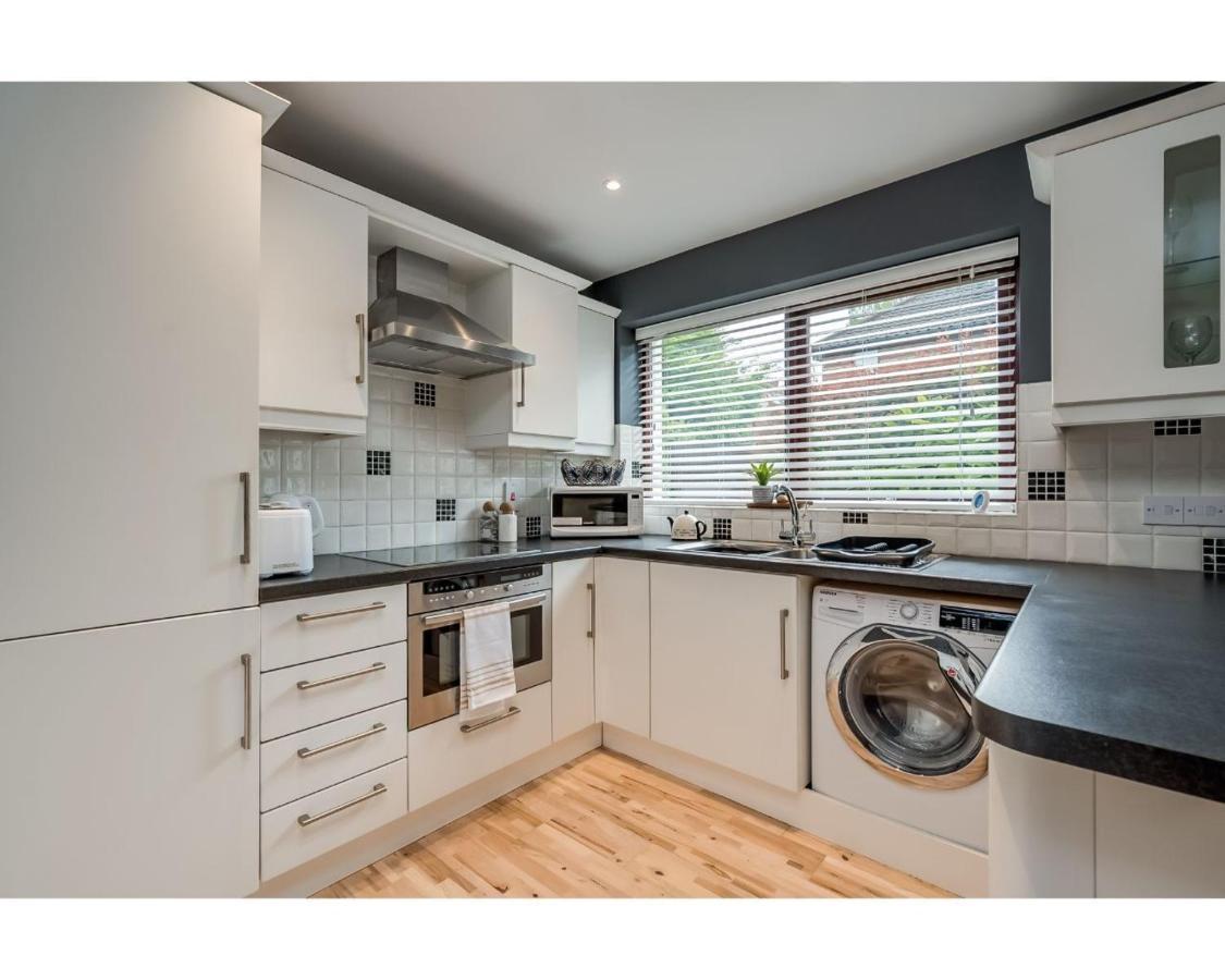 Central Belfast Apartments Windsor מראה חיצוני תמונה